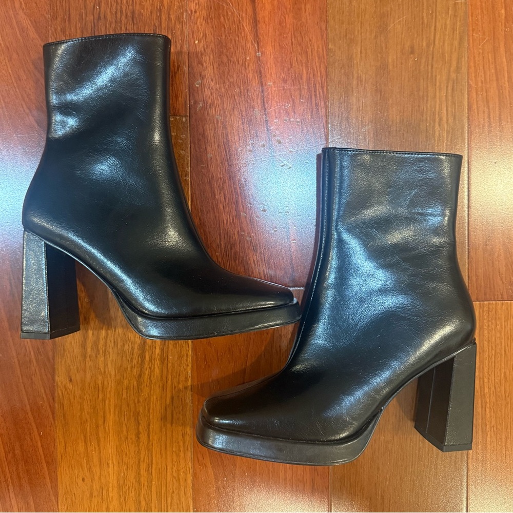 Steve Madden Black Ankle Booties with Chunky Heel